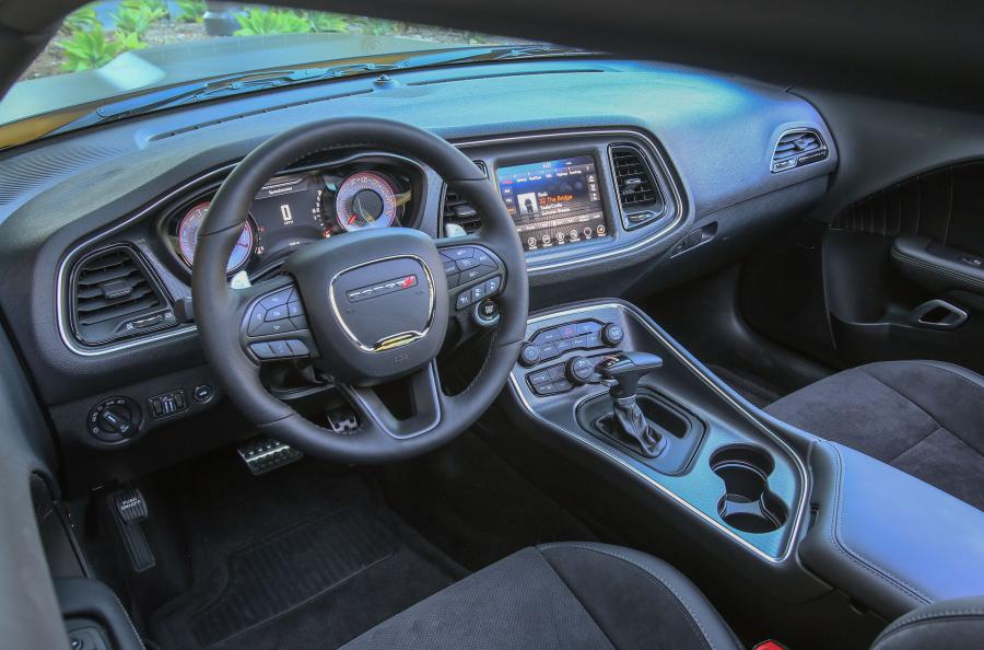 Интерьер Dodge Challenger T/A 392 2016 года  (фото 13 из 25)